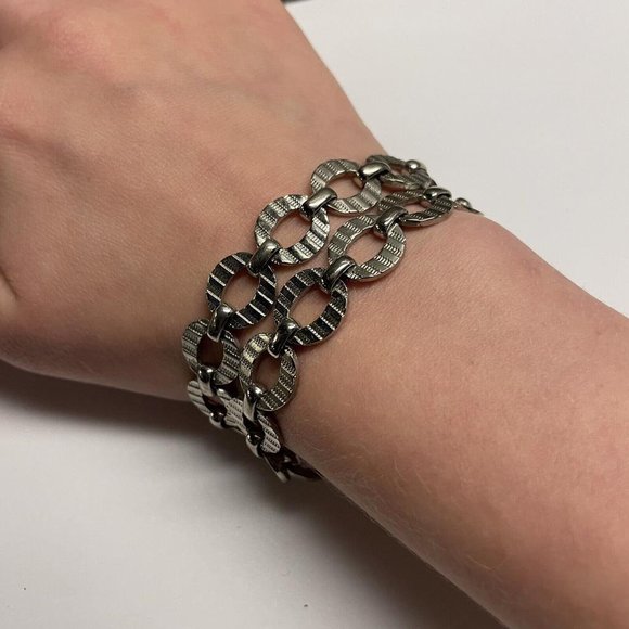 Vintage Signed Pamar Costume Silver Tone Metal Bracelet with Safety Chain Clasp - Picture 3 of 11